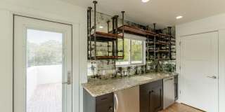 Gorgeous 4 bedroom, 5 bathroom House in Bouldin Creek! Gallery 37