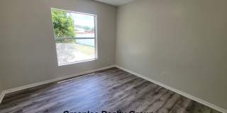 Spacious 3 Bed / 2 Bath pool home with lawn and pool care included in beautiful Rosewood at River Ridge! Gallery 25