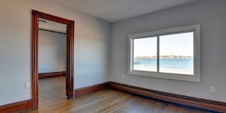 192 Davis Street Gallery 7