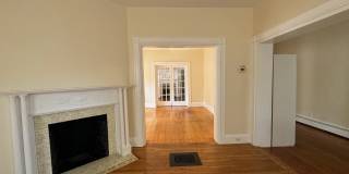 119 Museum St Gallery 8