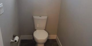 Just Like New!!  Great 3 bedroom 2.5 Bath duplex Gallery 9