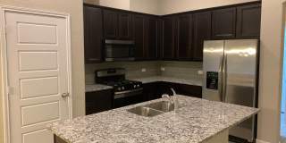 2 Weeks free rent / 3/2/2 Duplex / Walk to Historic Gruene / Fridge / Gas Cooking / Fenced in yard / CISD Gallery 8