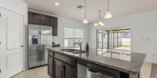 Spacious Riverview Rental in South Fork Lakes with Oversized Screened Patio & 2-Car Garage Gallery 9