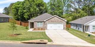 1/2 off 1st months rent if you sign a lease by 6/1/26! Gallery 1