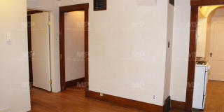 322 1/2  W Laurel Street Gallery 3