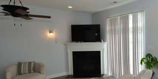 Beautiful Townhome/condo Gallery 6