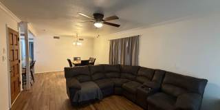 NICE HOME IN TOWN! Gallery 7