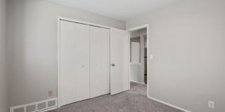 Chalet Villa Apartments Gallery 39