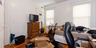 Huge, sunny 3 bed near BU and the Green Line! Gallery 9