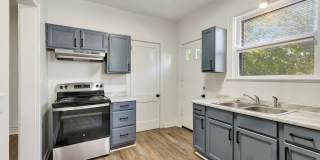 2231 Flora Street Gallery 8