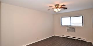 RENOVATED APARTMENT WITH IN-UNIT WASHER-DRYER & GARAGE PARKING! Gallery 19