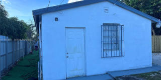 2420 NW 31st St Gallery 1