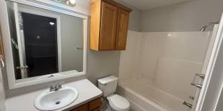 Spacious 3 bedroom / 3 bath duplex in convenient location Gallery 10