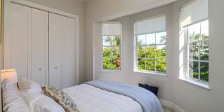 ****DOWNTOWN NAPLES*** SEASONAL***BEAUTIFUL VILLAS NAPOLI****NOW AVAILABLE*** Gallery 32