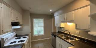 Spacious Home Freshly Painted and New Carpeted! Fully Fenced in Back Yard. Gallery 10