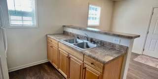 1 Bedroom 1 Bath Duplex Cute and charming area in the heart of Huntersville... perfect for single person or elderly looking to downsize Gallery 11