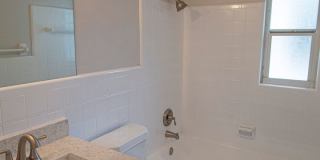 2/1 duplex with carport in Winter Park Gallery 12