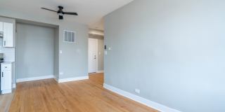 6239 North Western Avenue, Apt 202 Gallery 43