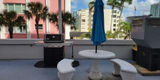 Beautifully renovated 2/2 condo downtown Sarasota with view of Bay! Gallery 29