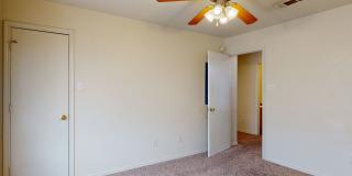 $875 + 2 WEEKS FREE RENT +  STAINLESS STEEL APPLIANCES!!!! Gallery 15