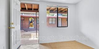 1662 North Beverly Avenue Gallery 8