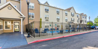 AVIA North Shore Gallery 30