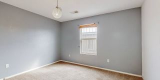 NORTH WEST 3/BD 2/BA 2/CG House Gallery 25