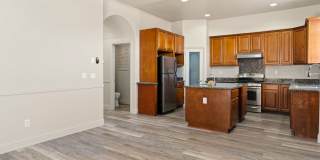 Grand 4-Bedroom San Leandro Home w/ Custom Upgrades Grand 4-Bedroom San Leandro Home w/ Custom Upgrades Gallery 9