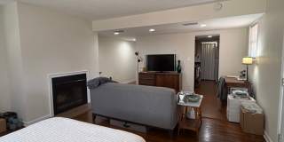 Large Studio Condo Downtown Walking Distance to the Florida State Capitol Gallery 38
