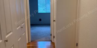 Cozy Kirkland Condo! 1 Bed, 1 Bath w/ Updated Kitchen and Additional Parking! Gallery 13