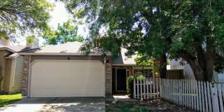 Spacious 3-Bedroom Home with Fireplace & Fenced Yard! Gallery 1