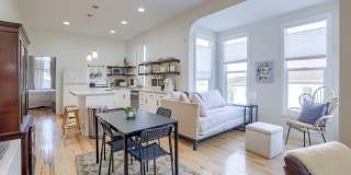 Charming 2 Bedroom Just Minutes from the Old Market!! Gallery 10