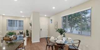 Air Conditioned Beautiful Home in Lynnwood Gallery 1