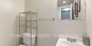 726 Pine Tree Ct. Gallery 32