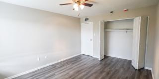 Glen Oaks Gallery 4