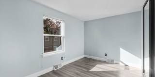 2 bed, 2 bath Available Now! Gallery 22