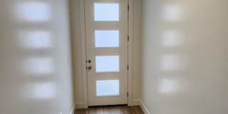 Newer4 Bedroom Town Home Gallery 6