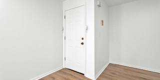 APARTMENT FOR LEASE - 2BD 1BTH NEWLY RENOVATED Gallery 1