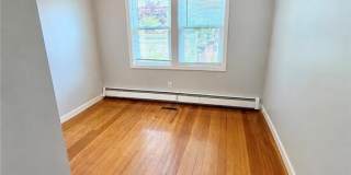 1561 Cranston Street Gallery 12