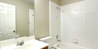 Charming 3-Bedroom Cul-de-Sac Home with Fenced Yard & Garage! Gallery 11