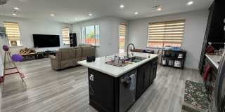 Beautiful 3 Bedroom, 2.5 Bath Mountain House Home. Gallery 9