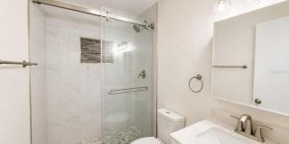 7301 N DARTMOUTH Avenue Gallery 13