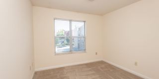 Walk to UC & UC Medical | 1BR/2BR Apartments Gallery 78