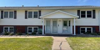 2 Bedroom, 1 Bath Townhouse in LeClaire, IA Gallery 1