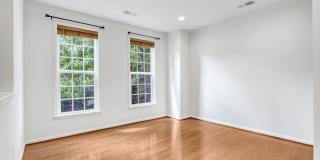 22653 VIENNA GREEN Terrace Gallery 6