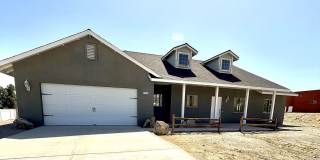 Beautiful 3 Bedroom 2 Bathroom Home Gallery 1