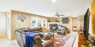 Spacious Amazing 6 bed in Fairwood! Gallery 13