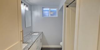 7 Bedroom Home in Bloomington Gallery 43