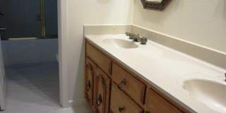 401 Woodland Hills Gallery 20