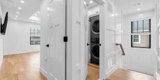 2017 5th Avenue Gallery 25